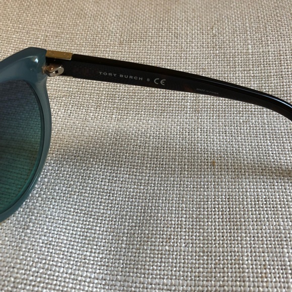 Tory Burch Sunglasses Round Turquoise EUC - Picture 9 of 11